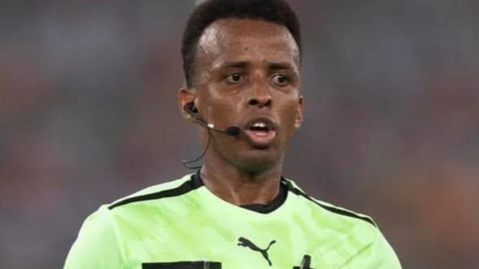 اليويفا يرد الاعتبار للحكم الصومالي عمر عرتن بعد إبعاده عن نهائيات كأس العالم